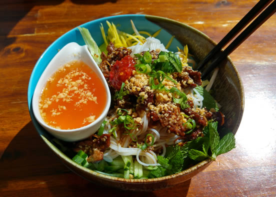 Vietnamesisch essen in München - Chan auf Futtersuche
