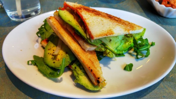 avocado-sandwich-55eleven-muenchen